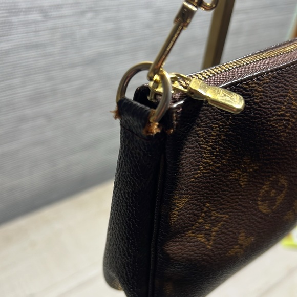 Louis Vuitton Pouch Bag Pochette Monogram ✅COA Included - Picture 9 of 16
